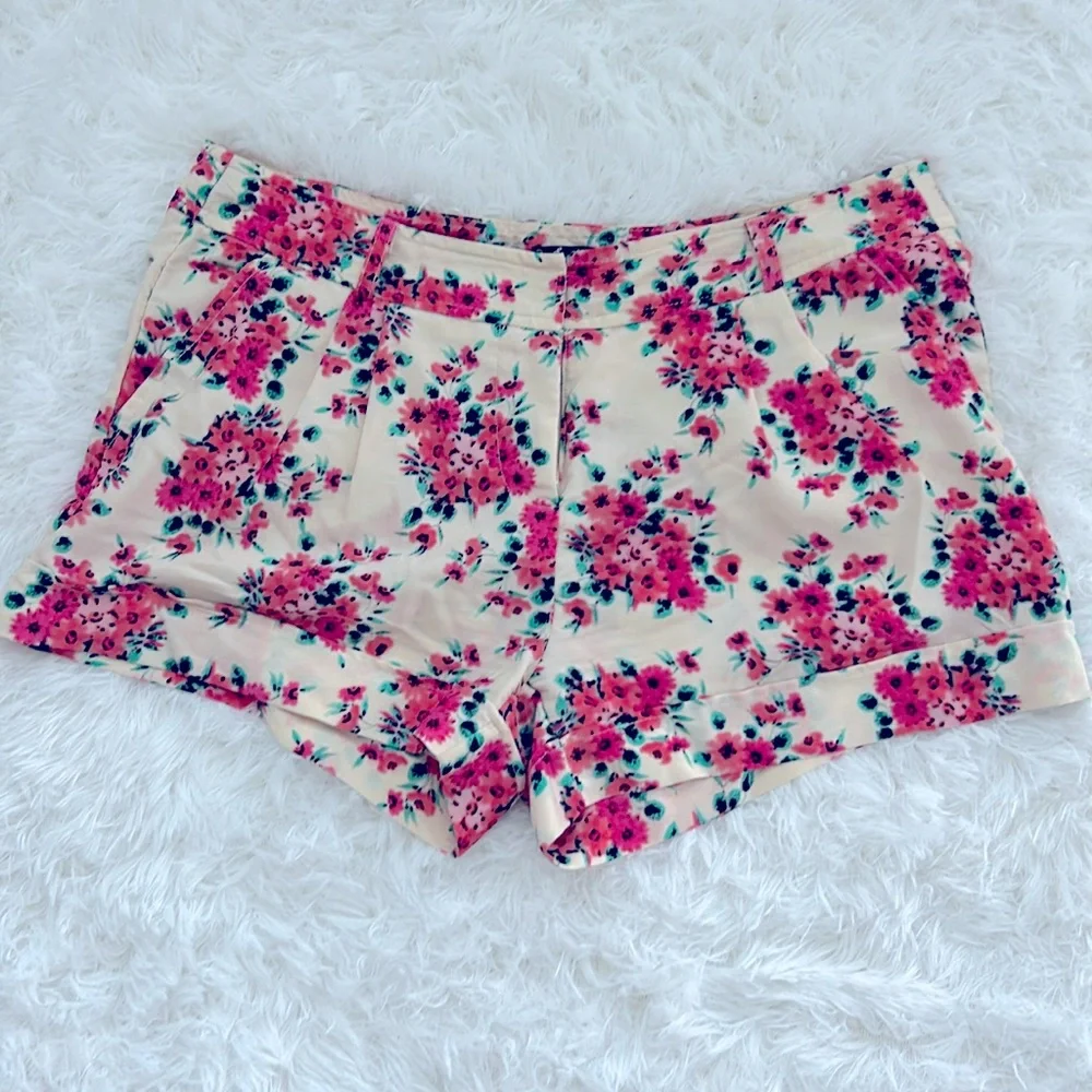 Floral Shorts - Picture 1 of 3